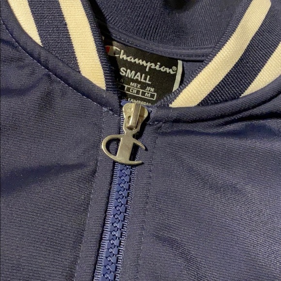 Champion crew neck sweater size small - Picture 7 of 10